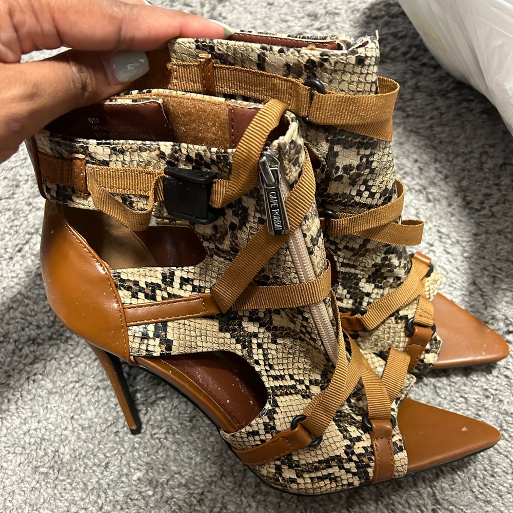 Tan and skin print